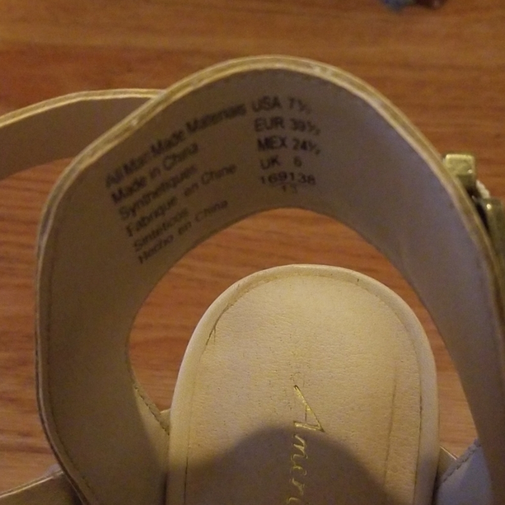 Heels - Picture 4 of 5